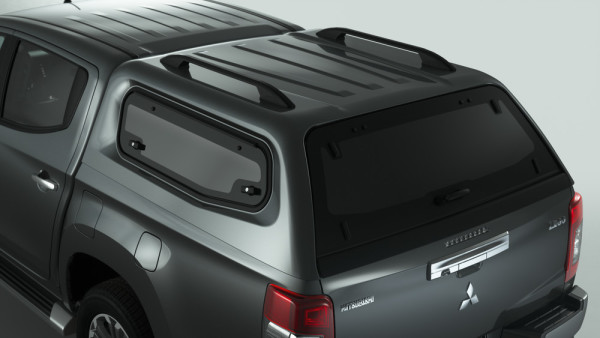 БОКС ВАНТАЖНОГО ВІДДІЛЕННЯ З БОКОВИМИ ВІКНАМИ, ЩО ВІДКРИВАЮТЬСЯ В ГОРУ