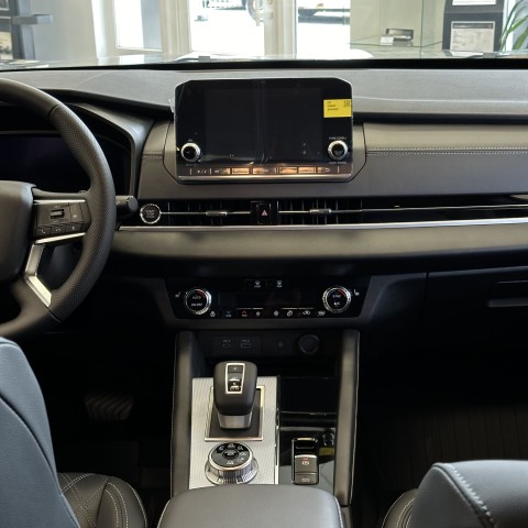 NEW Outlander 2.5 Ultimate CVT 4WD