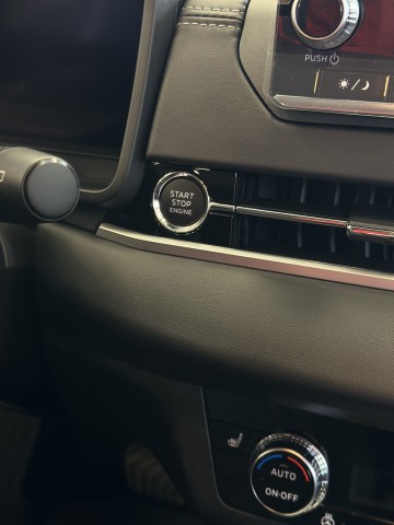 NEW Outlander 2.5 Ultimate CVT 4WD