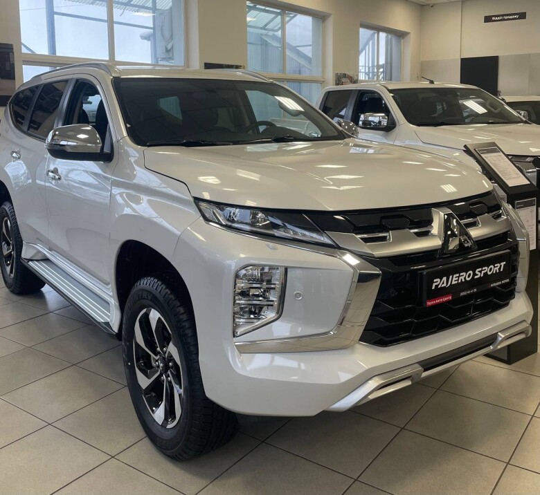 Pajero Sport ULTIMATE 3.0V6 8AT 4WD